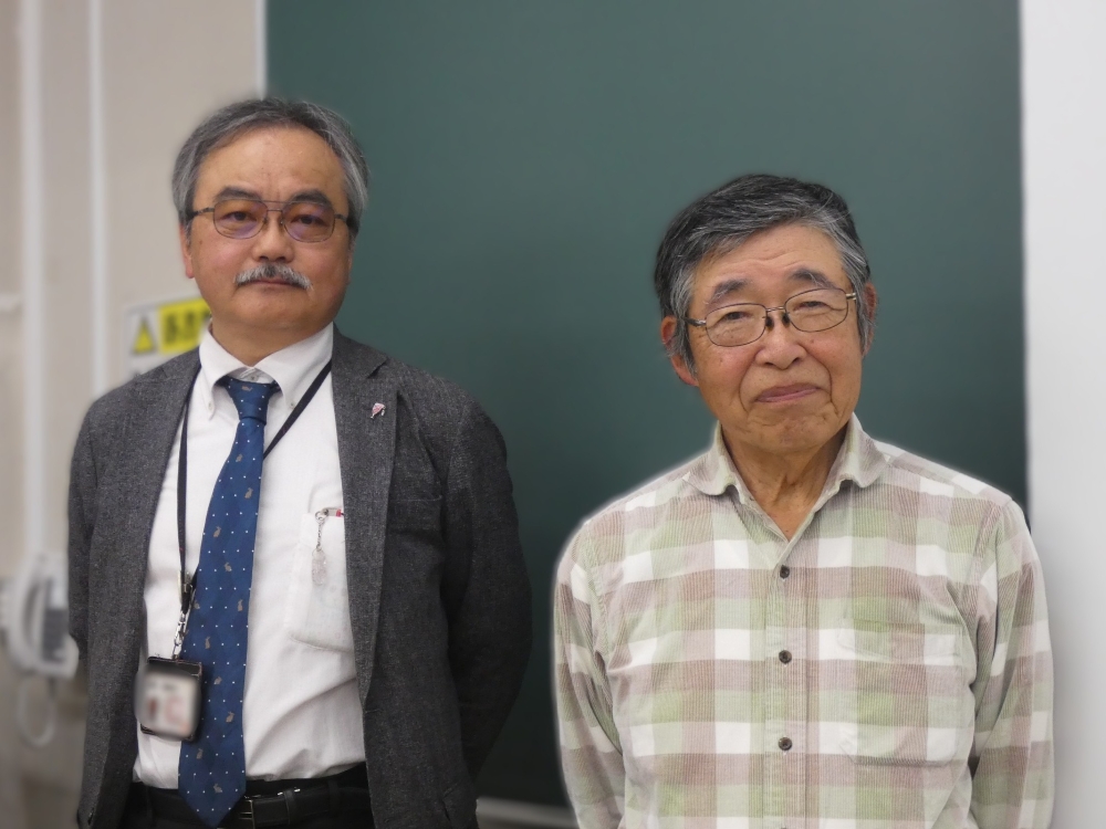 松崎教授と栗山忠俊氏